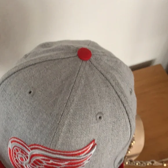 NFL red wing hat nwot  size 7 - Picture 2 of 7